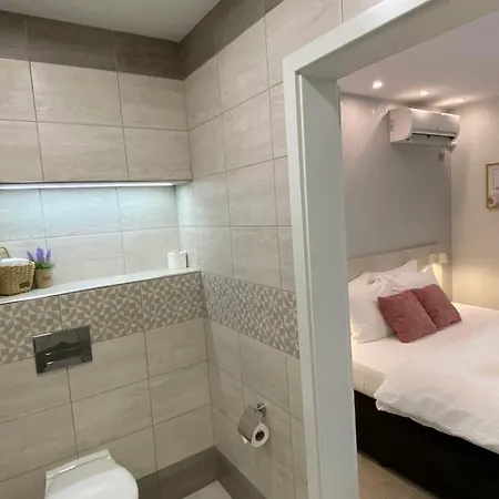 Guest Asenevtsi Center Apartment *