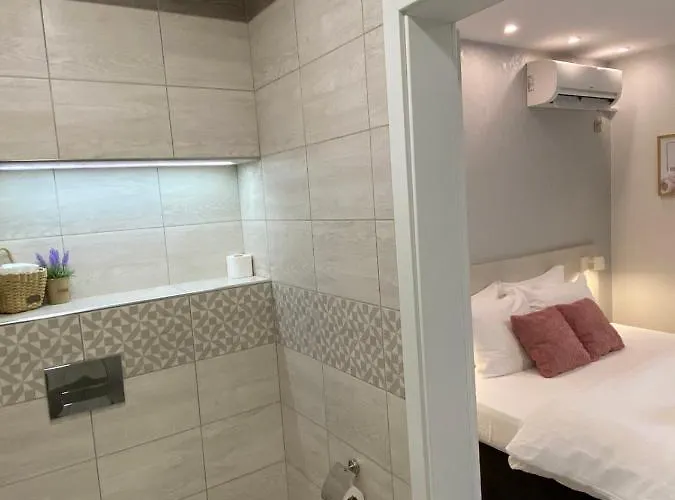 Guest Asenevtsi Center Apartment *